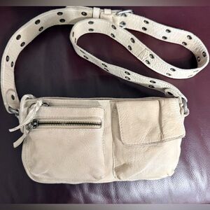 FREE PEOPLE Wade Leather Swing Bag with pockets and zip compartments. Ivory